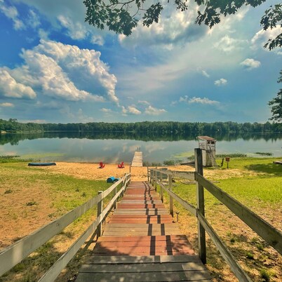 Black Bear Lodge with Lake View