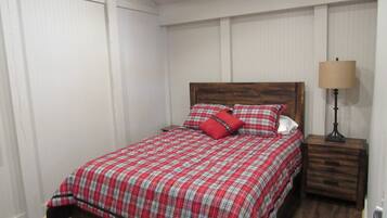 2 bedrooms, bed sheets