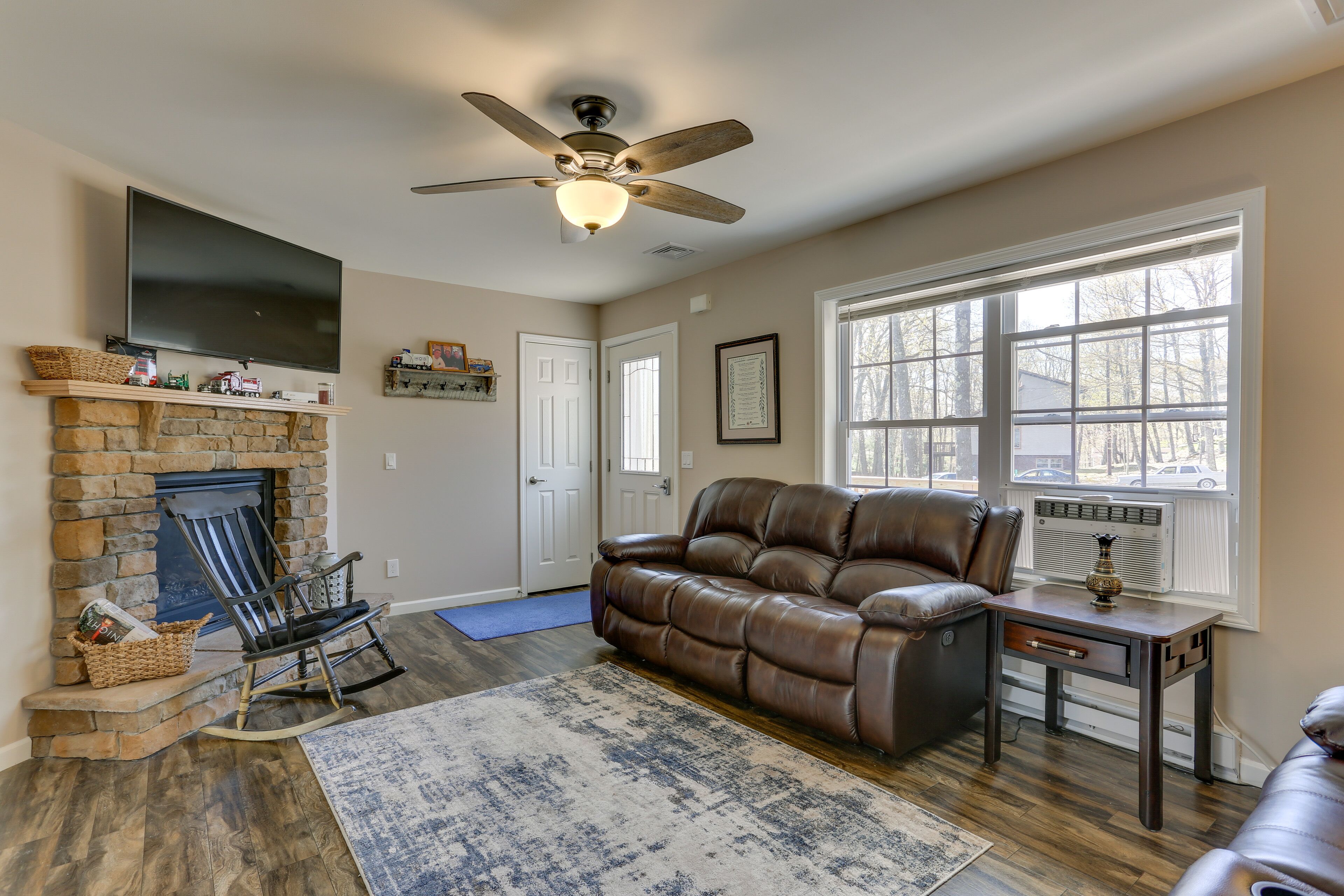 Lake Ariel Vacation Rental Near Skiing & Hiking!