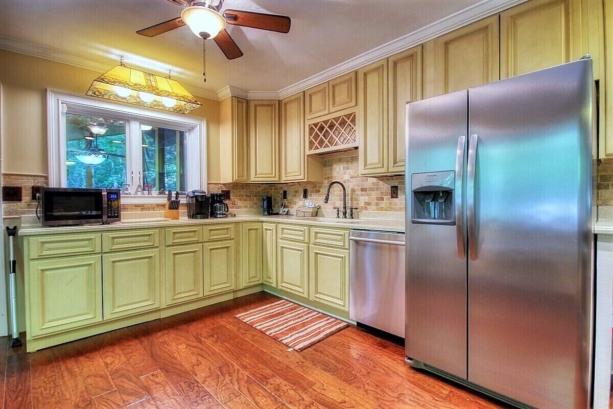 Cool Creek Honeymoon Cabin