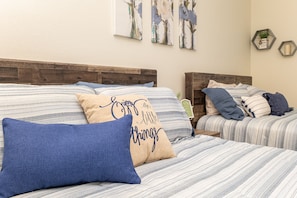 3 bedrooms, iron/ironing board, WiFi, bed sheets