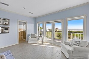 Smart TV, chimenea, videojuegos y reproductor de DVD 