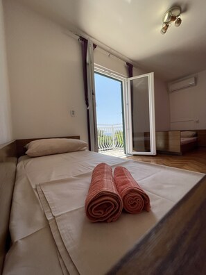 3 chambres, fer et planche à repasser, Wi-Fi gratuit, draps fournis