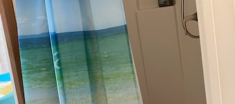 Bayfront Home w/Private Lighted Fishing Pier