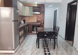 Restaurant - Appartement Dans Résidence Calme (Essaouira)