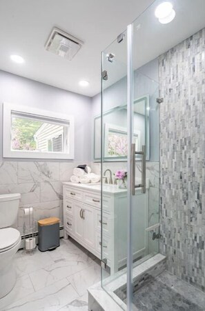 Shower, soap, shampoo, toilet paper - Elegance @ Huntington | Spacious Family Apt | Yard (Huntington Station)