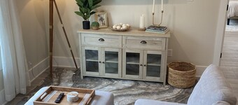 Large Family Bungalow Sleeps 14, Close to Grand Park, Newly Renovated Private