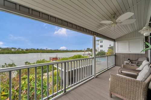 Waterfront End Unit Townhome with Garage(SS-23)