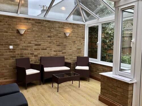 Maidstone-Penenden House 3 bedrooms-5 min walk from train station