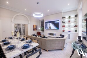 Luxury Apartment | Living area