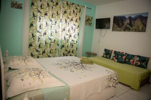 Camera tripla | Materassi Select Comfort, tende oscuranti