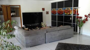 Televisión LED de 27 pulgadas con canales digitales y televisión