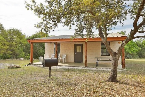 Terrace/patio - Frio Acres Cabin # 1 (Concan)