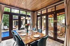 Dining - Langosta Beach Club - Casa Secreta by Jet Luxury (Tamarindo)