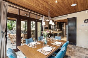 Dining - Langosta Beach Club - Casa Secreta by Jet Luxury (Tamarindo)