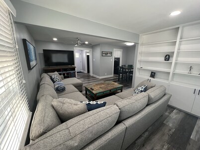 Newly remodeled 3br/1ba home~SW Topeka location~Sleeps 6