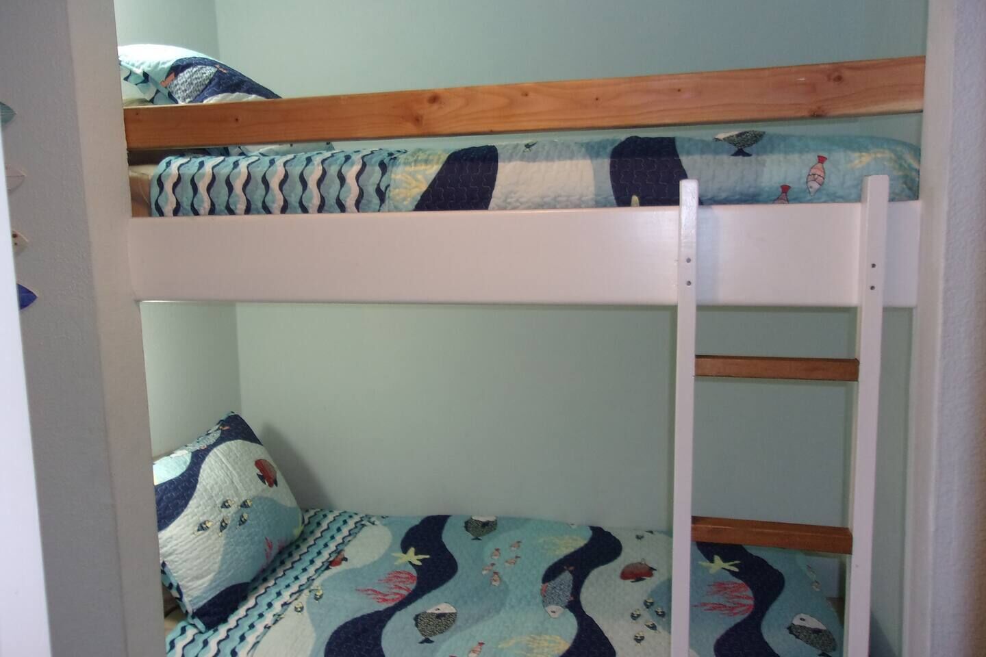 Anchored By the Sea-Victorian-Gulf Front-Sleeps 6