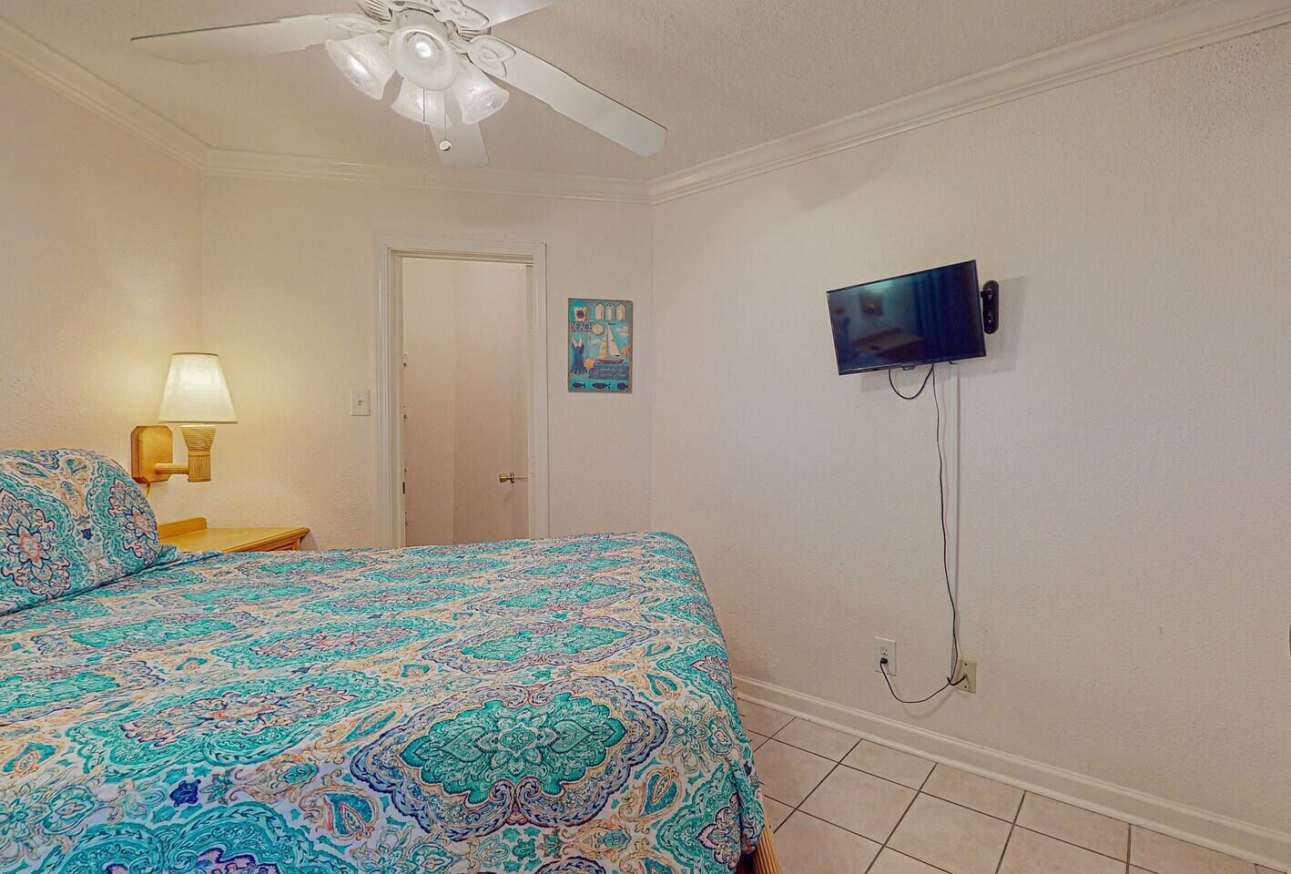 Barefootin'-Victorian-Gulf Front-Sleeps 6