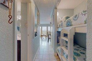 1 多间卧室、熨斗/熨衣板、免费 WiFi、床单