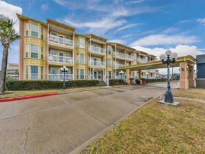 Exterior - Makin' Memories @ Victorian (GVR05004) (Galveston)