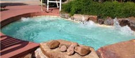 Beheizter Pool