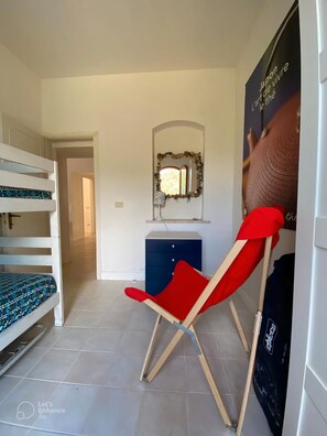 3 Schlafzimmer, Bügeleisen/Bügelbrett