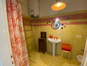 Bidet, Seife, Toilettenpapier