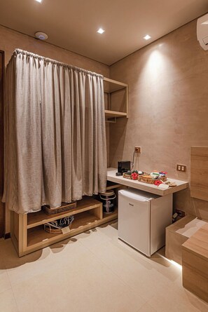 1 chambre, literie de qualité supérieure, surmatelas, minibar