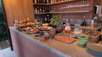 Free daily buffet breakfast