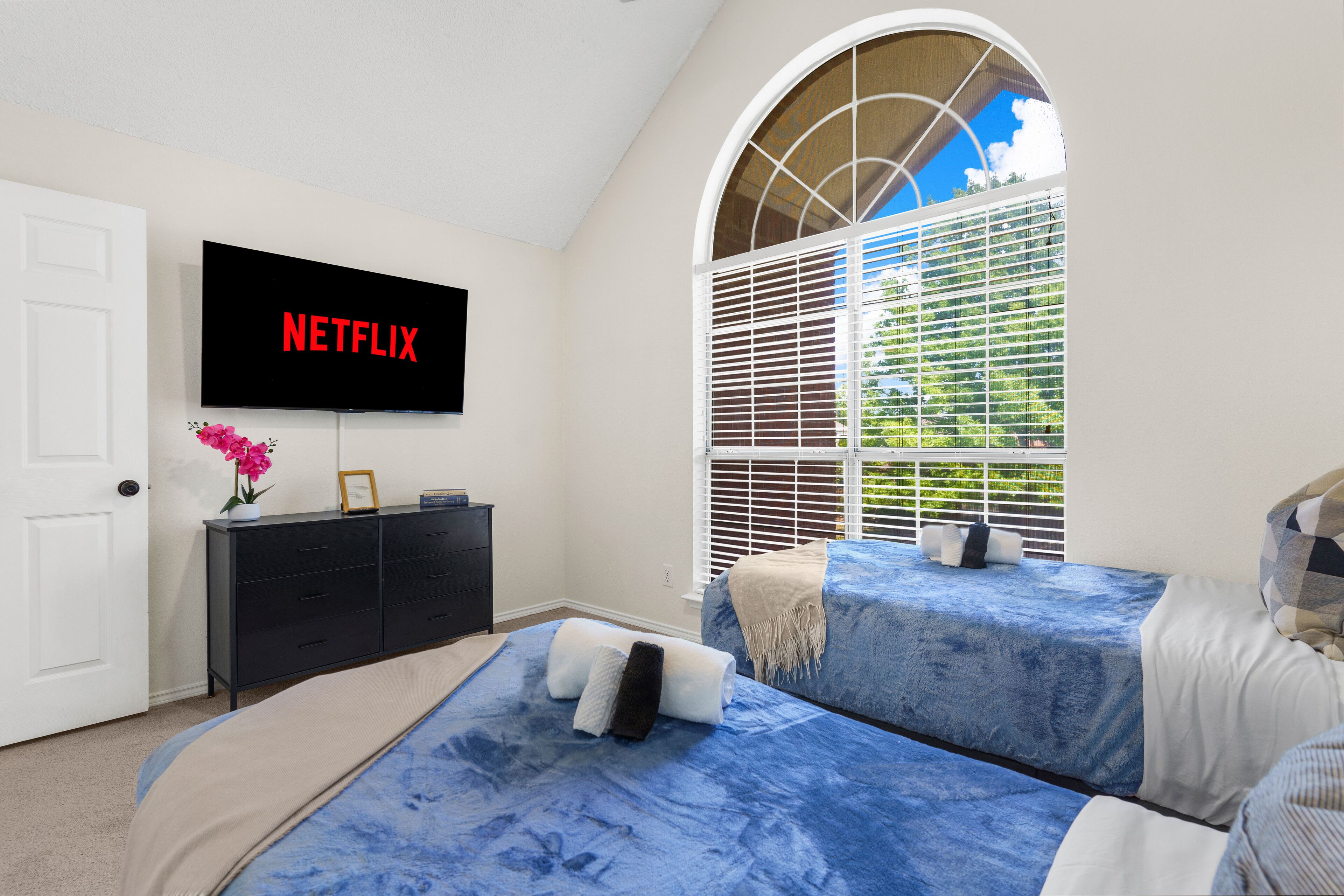 LUXE Serene Hotel Setup home perfect for Families & Long Stays