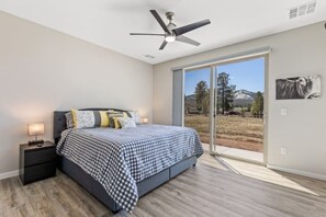 3 Schlafzimmer, Bügeleisen/Bügelbrett, Reisekinderbett, kostenloses WLAN