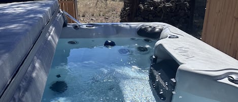 Bañera de hidromasaje al aire libre