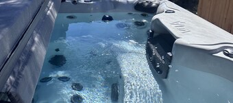 Grand Canyon Getaway - Spacious 2BR/2BA Home - Next to golf course - Game room