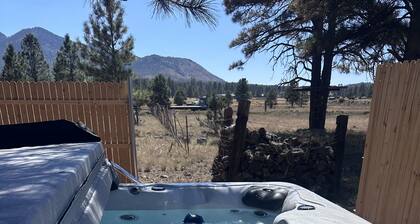 Grand Canyon Getaway - Spacious 2BR/2BA Home - Next to golf course - Game room