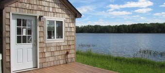 Cozy Lake Side Cabin