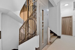 Interior - Victoriei Vibe, Comfortable Stay (București)