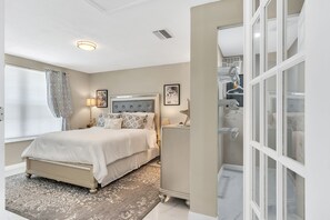 3 室のベッドルーム、アイロン / アイロン台、WiFi、ベッドシーツ