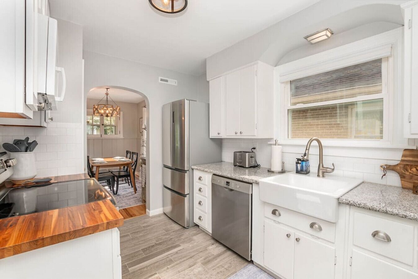 6727 Britton · 2 Bedroom House.  King Bed Master Suite. Charm!