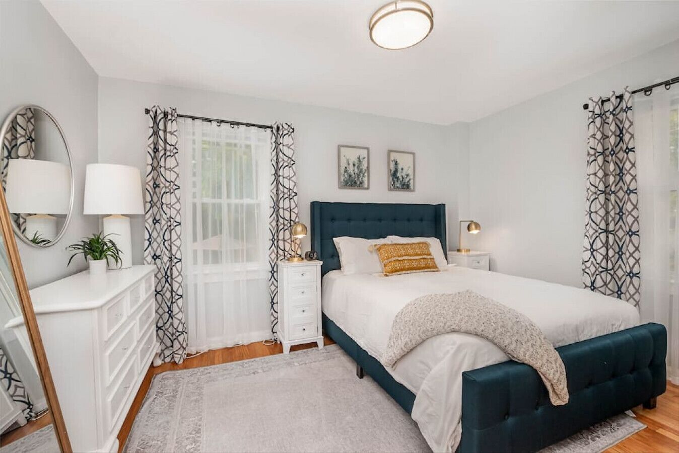 6727 Britton · 2 Bedroom House.  King Bed Master Suite. Charm!