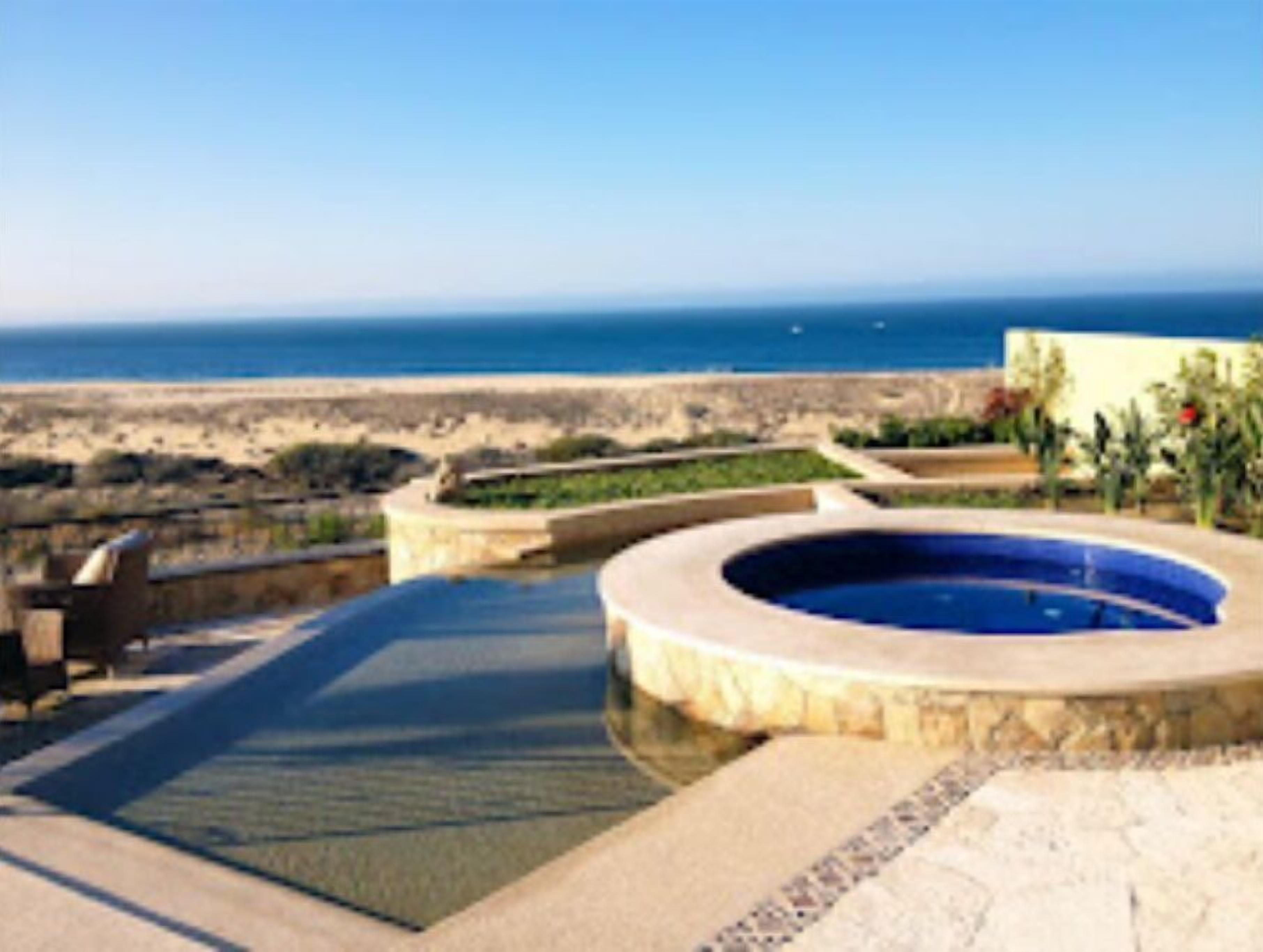 Tina de hidromasaje al aire libre