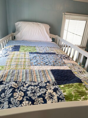 2 bedrooms, free WiFi - Spacious & So Close to Beach Boardwalk Rides BIG Discount for 7Day Stay!! (Wildwood)