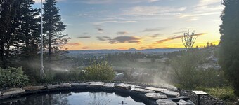 Sweet Home w Sweet View for the Weekend!