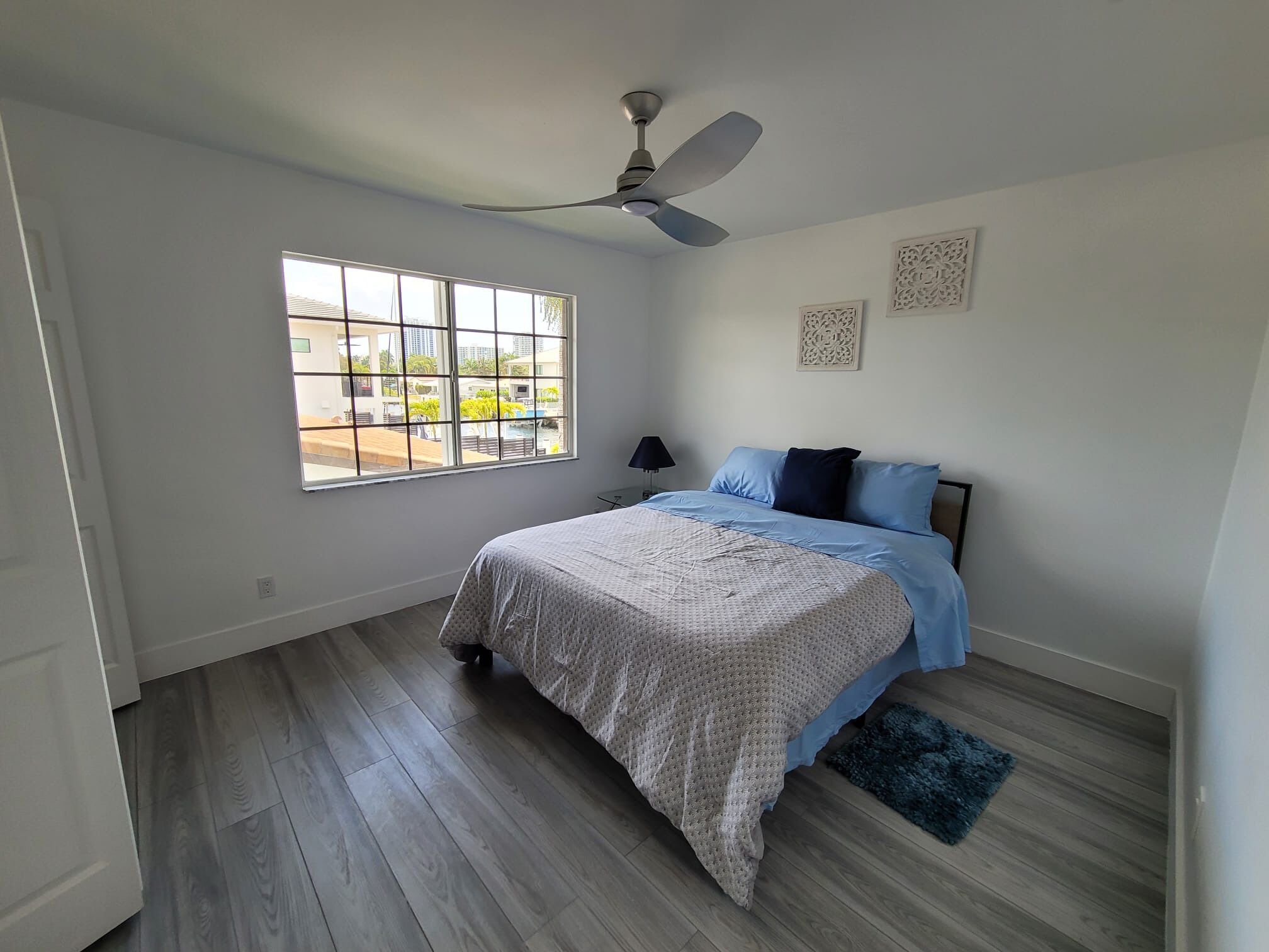 Pompano Beach-8guest-pool- near everything