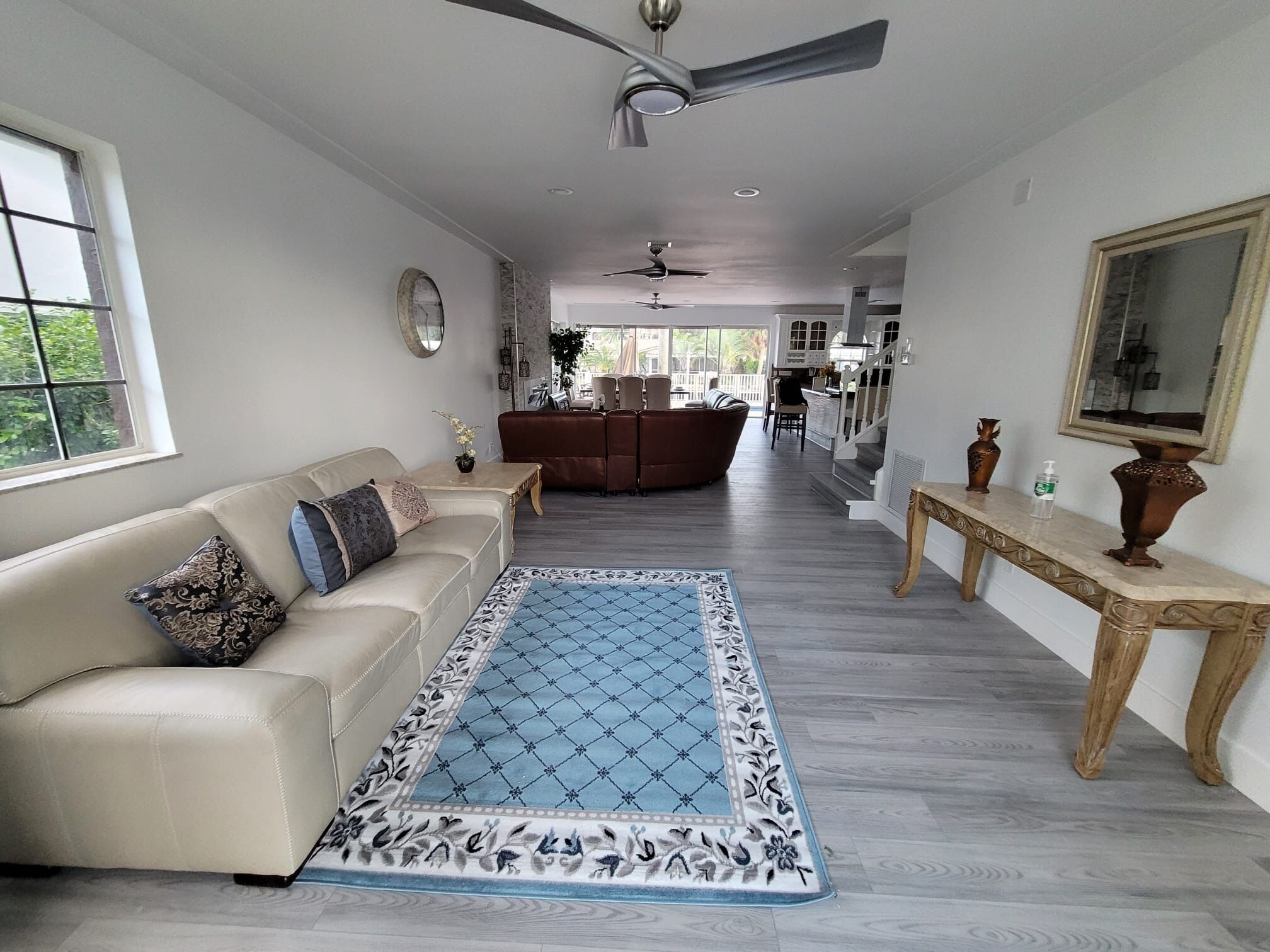 Pompano Beach-8guest-pool- near everything