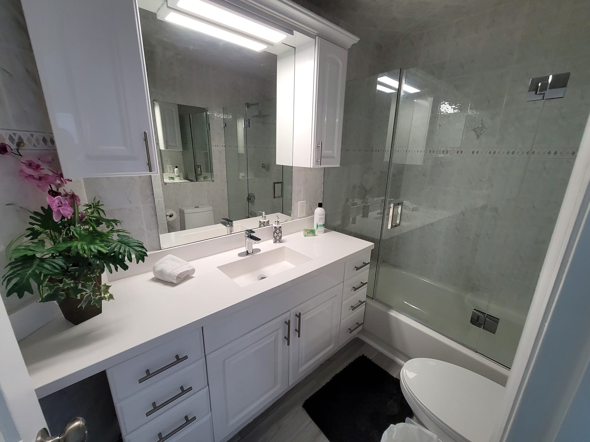 Pompano Beach-8guest-pool- near everything