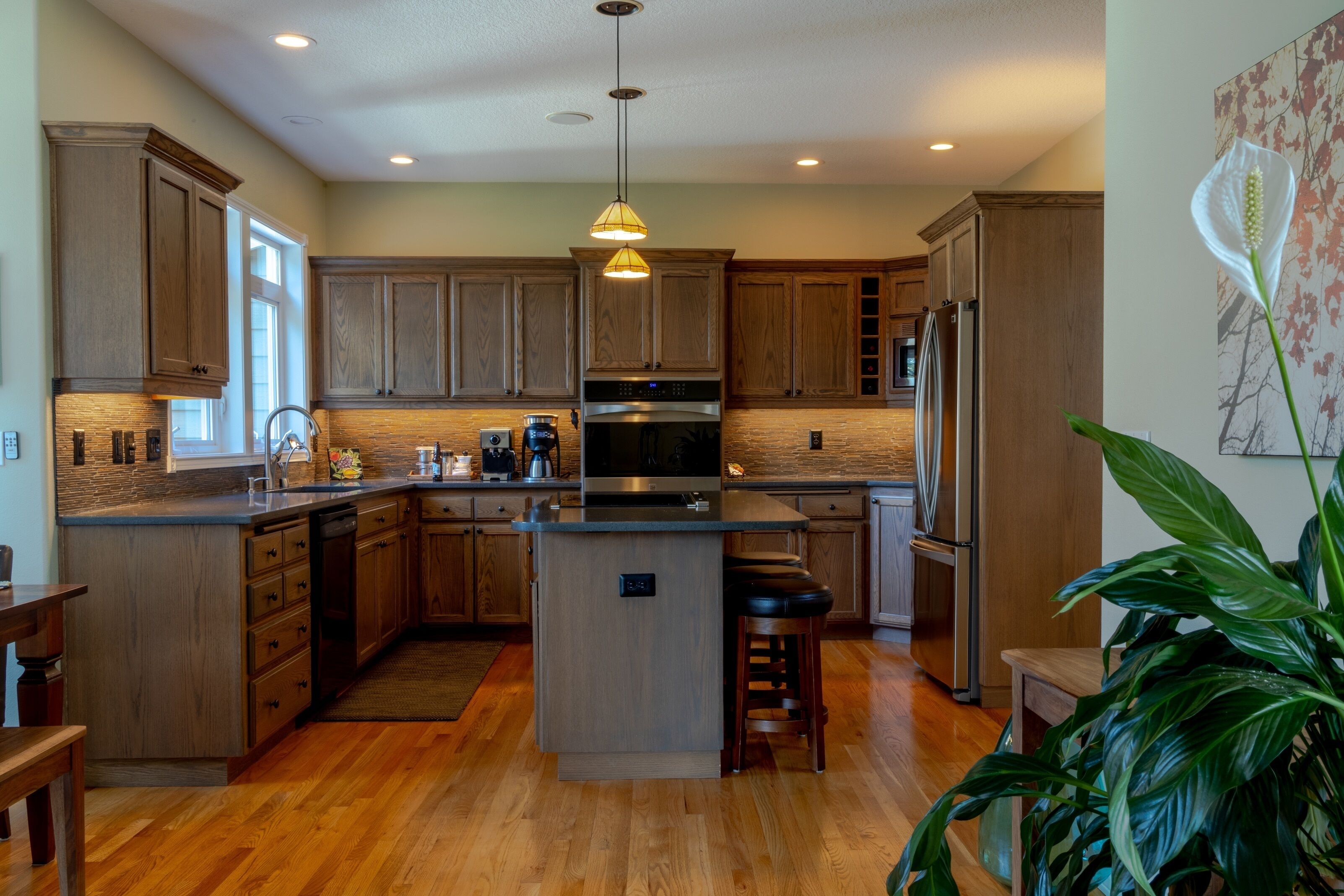 Superb Location, with Air Conditioning & Office Space