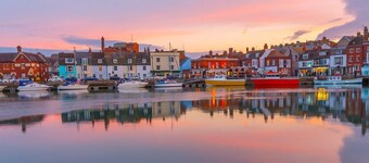 Stylish & Spacious 4 Bed Coastal Haven in Weymouth
