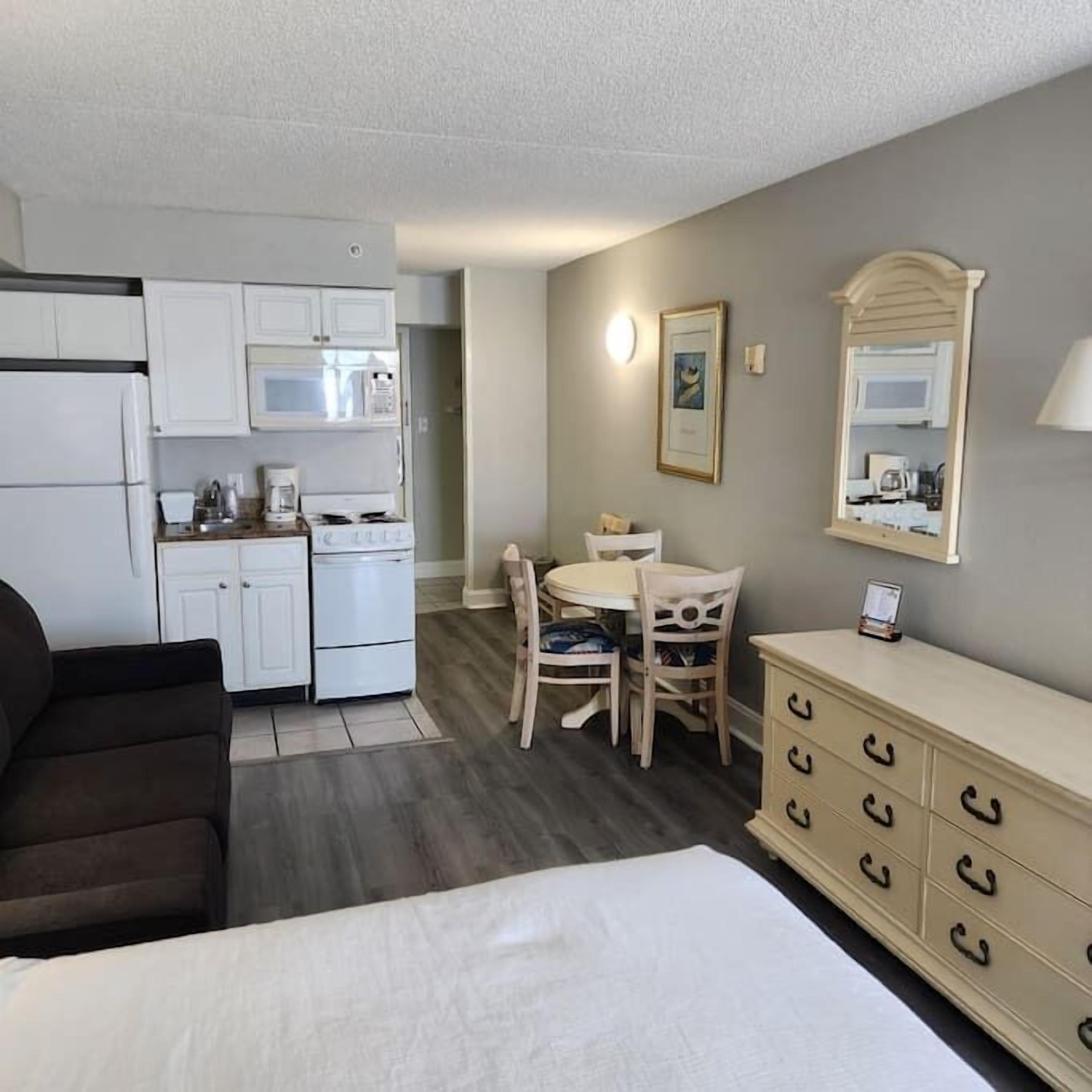 Beach Life Resort Oceanfront Efficiency Tides 307