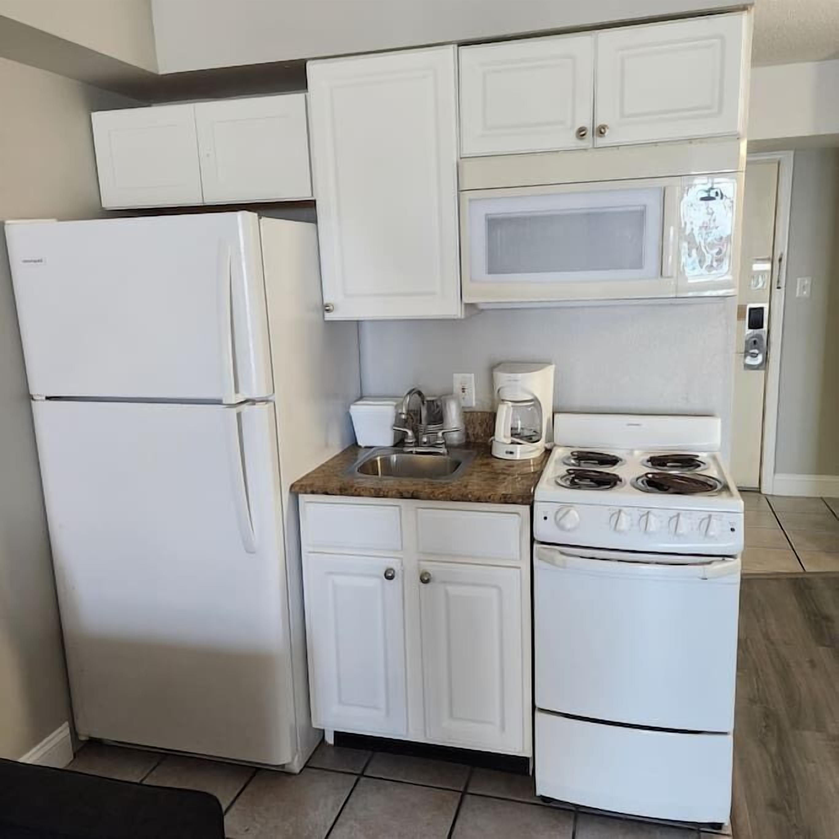 Beach Life Resort Oceanfront Efficiency Tides 307