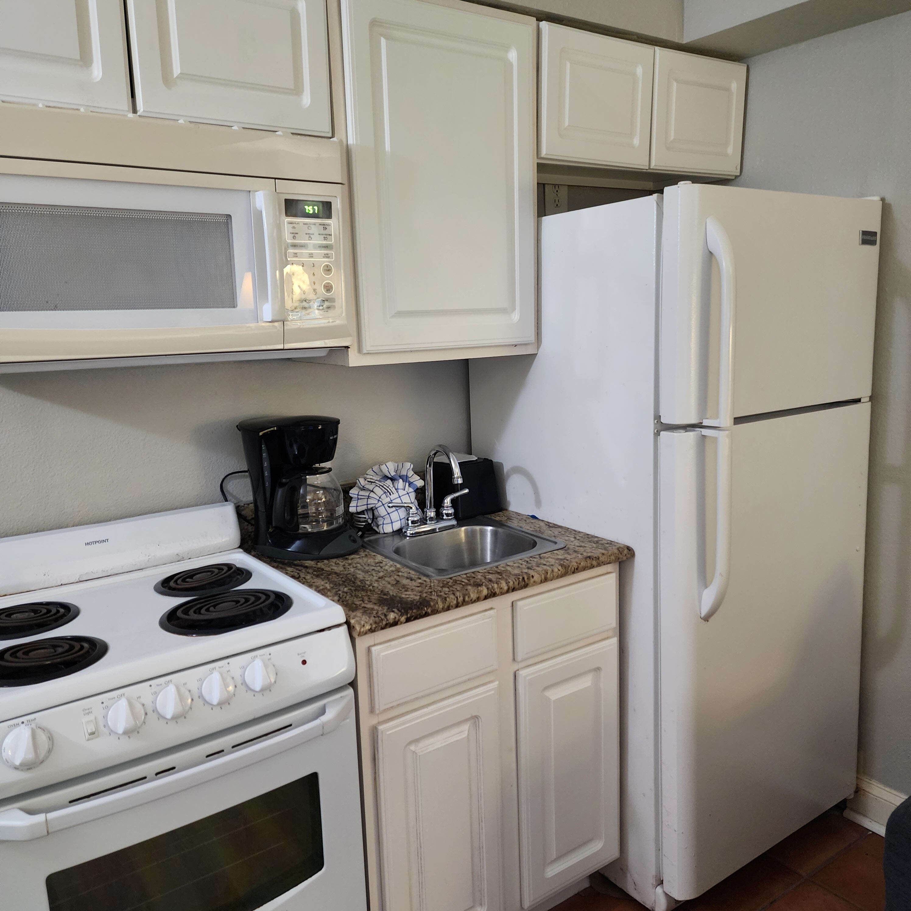 Beach Life Resort Oceanfront Efficiency Tides 902